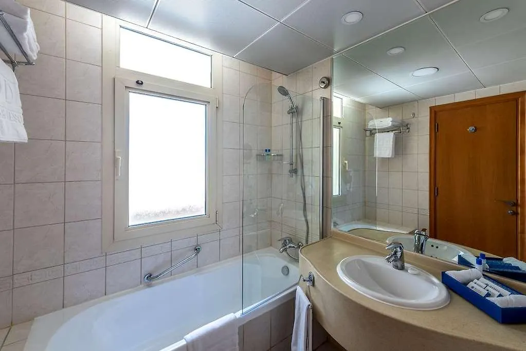 Roda Al Murooj Residences Dubai Hotel